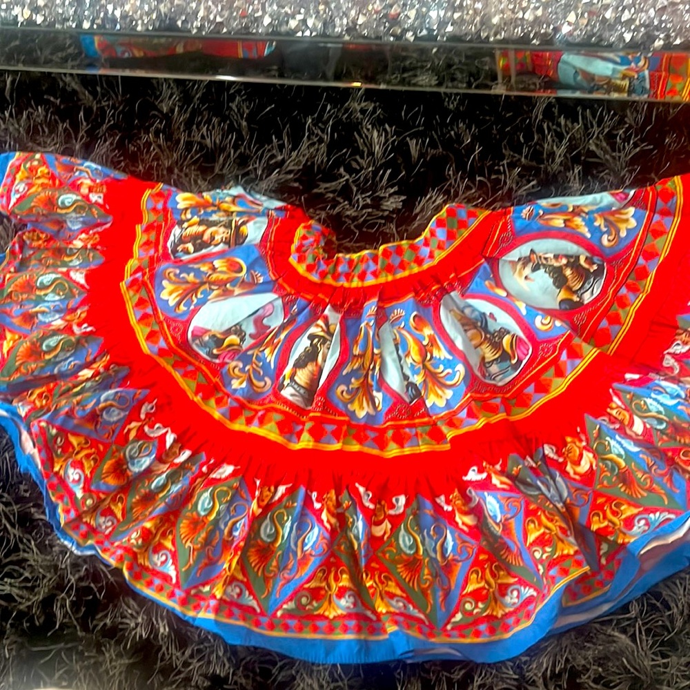 One of a kind Dolce & Gabbana skirt for little girls . Only worn once